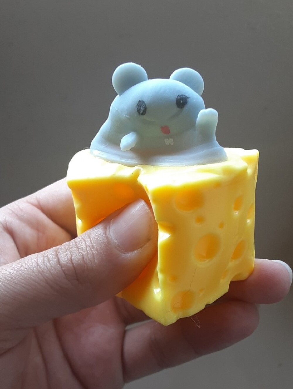 Squishy Cheese Peek-a-boo Mouse - Picture 3 of 5